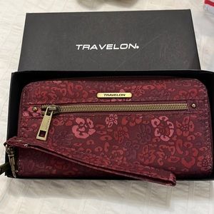 NWOT Travelon wallet